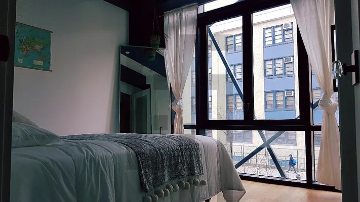 Rented by Loom Group | media 50