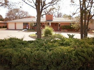 1st image of 212 Country Club Ln