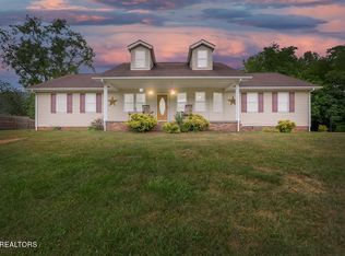 201 Cougar Alley Dr, Big Stone Gap, VA 24219