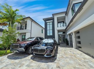 9030 Dulcetto Ct, Boca Raton, FL 33496