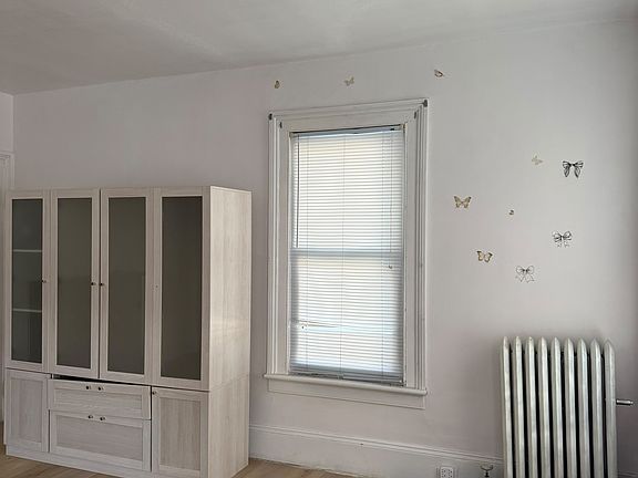2nd image of 185 Cottage St #2
