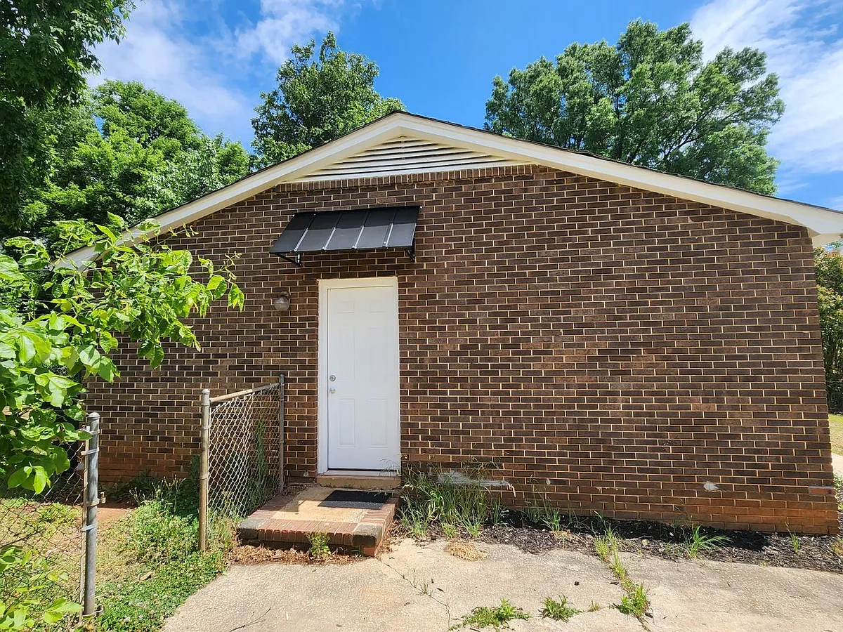 Building Photo - 987 Pebble Rd