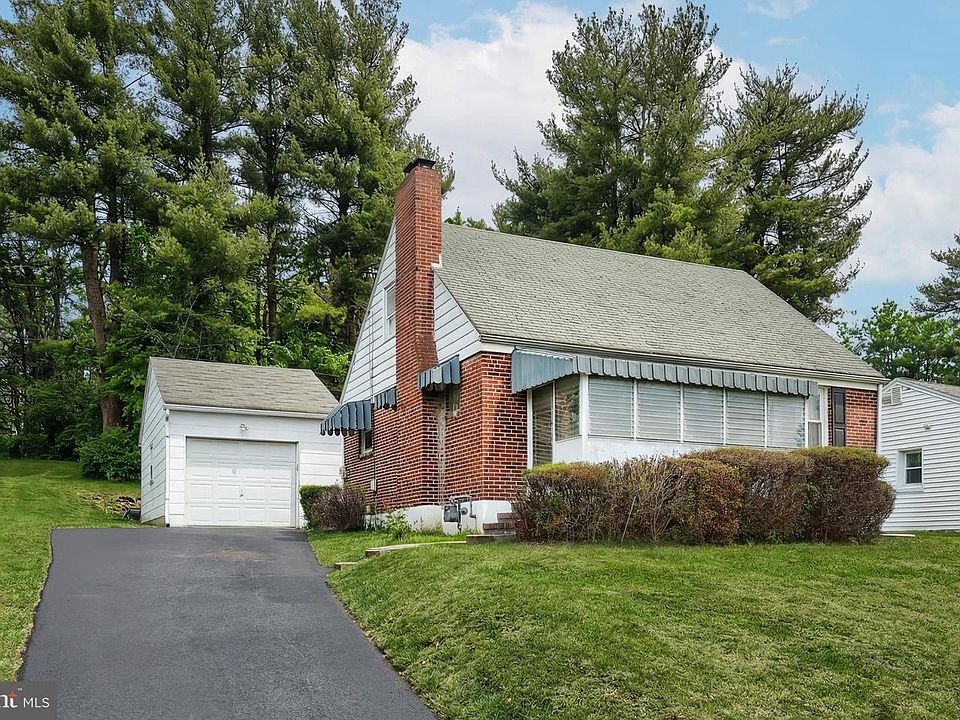 1st image of 1339 Canterbury Ln