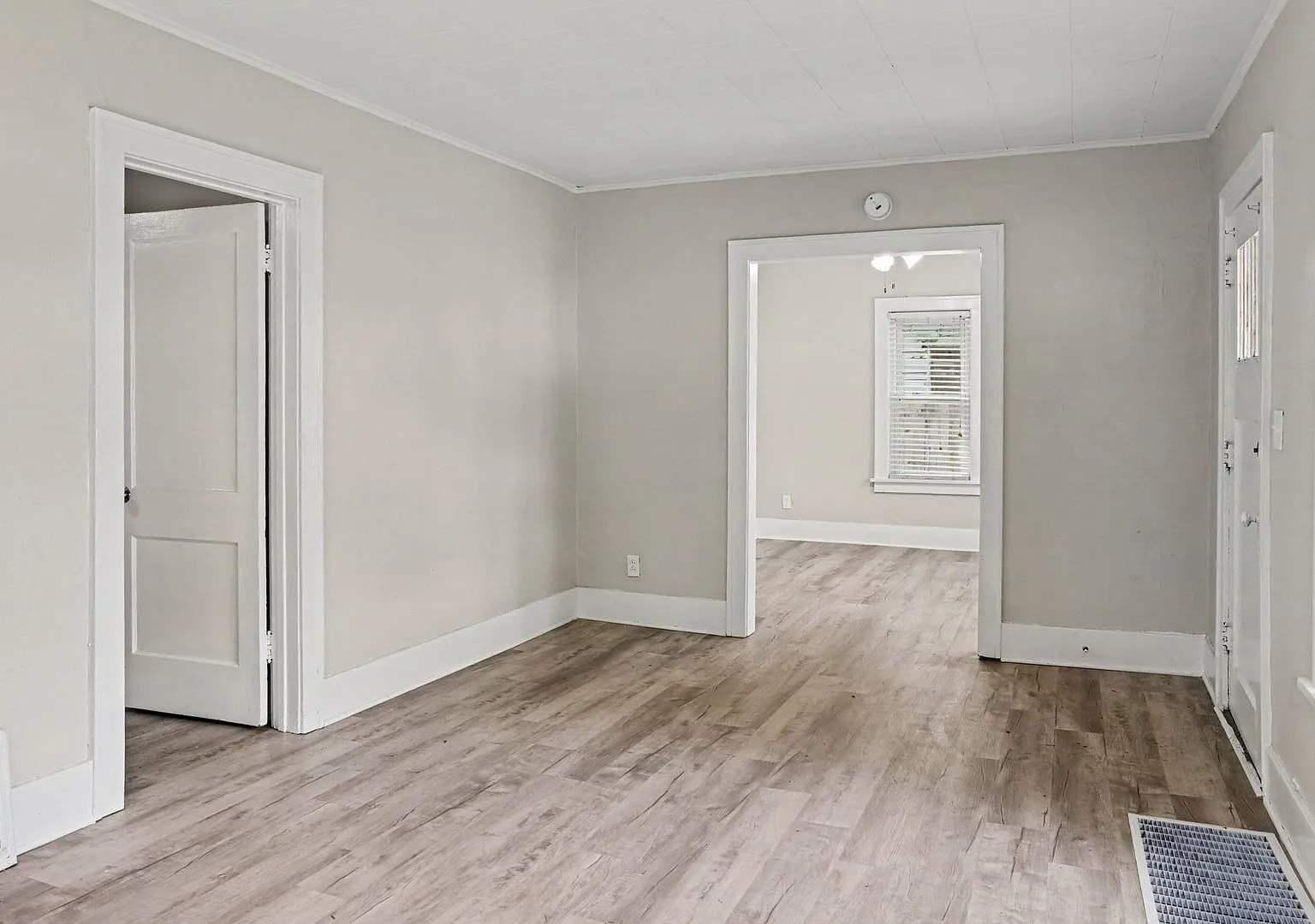 Freshly Renovated 2-Bedroom Home in Eastwood- $1449 — Photo 4