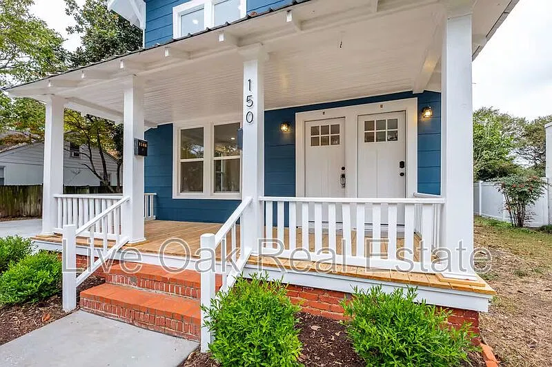 2 bed, 1.0 bath, $1,695 — Photo 2