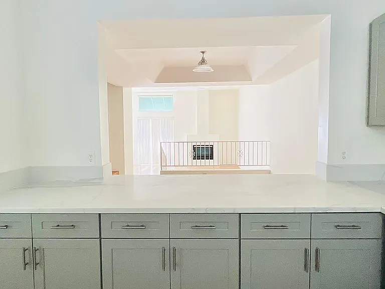 4742 Elmwood Ave #C — Photo 4