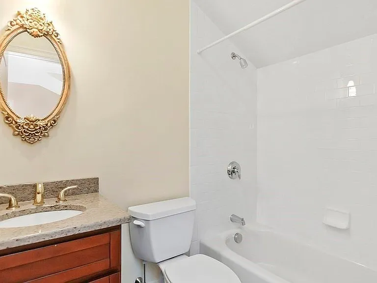 68 Waverley Ave #2 — Photo 11