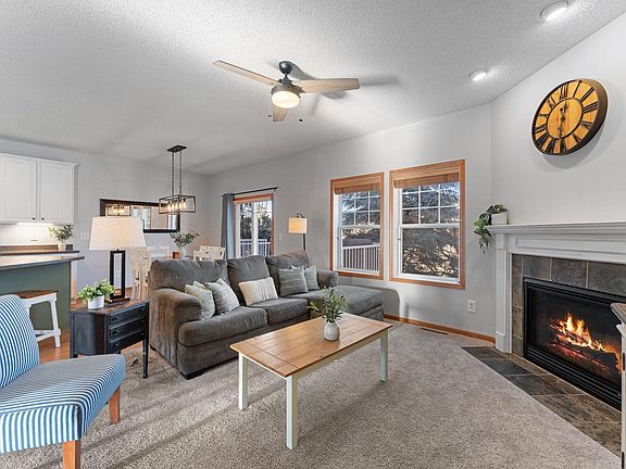 5th image of 3262 Oak View Dr