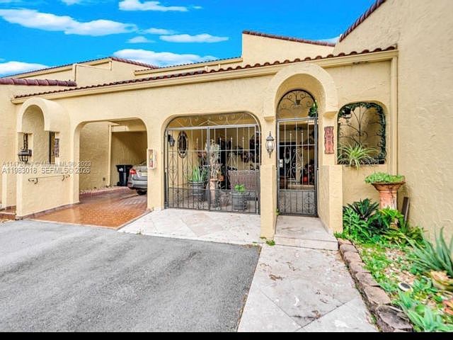 1st image of 3994 Estepona Ave