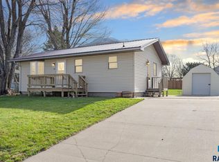 301 Lincoln Dr, Alcester, SD 57001