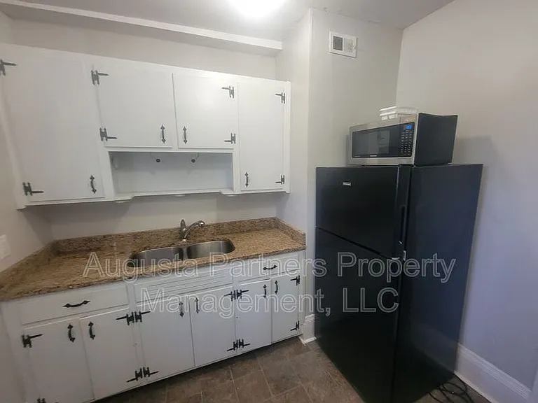1330 Wingfield St — Photo 10