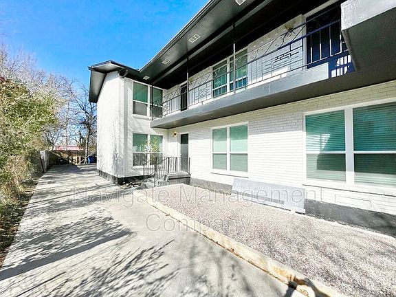 4th image of 4811 Live Oak St #102