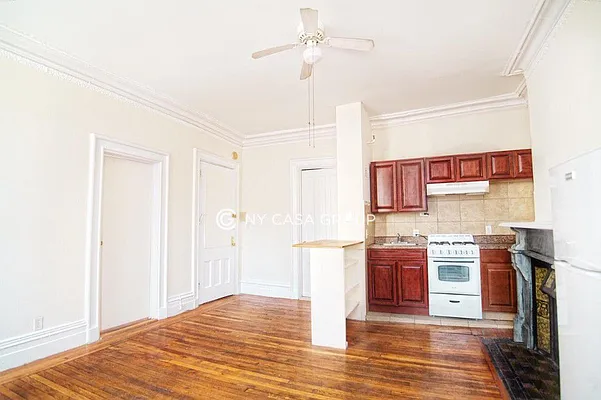 Rented by NY Casa Group | media 10