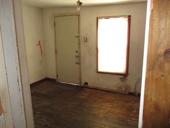 5th image of 12755 Irving Ave