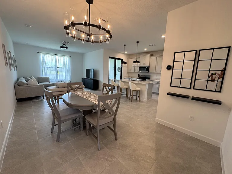 14083 SW Thorens Dr — Photo 3
