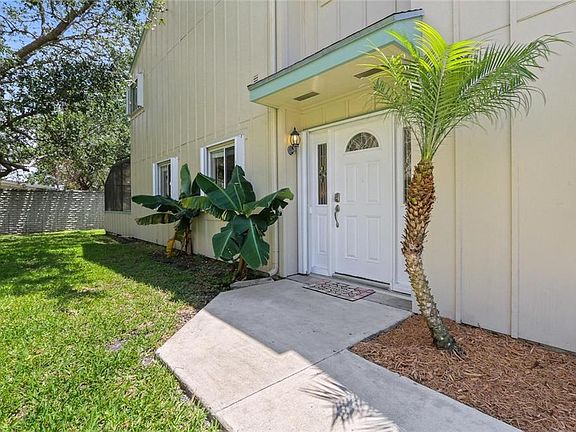 4th image of 6190 Riverwalk Ln Unit 1