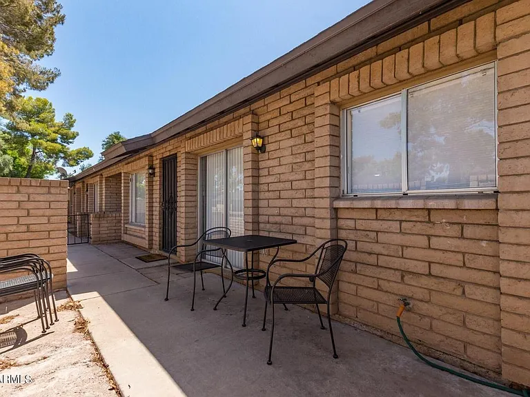 121 W Loma Vista Dr #101 — Photo 7