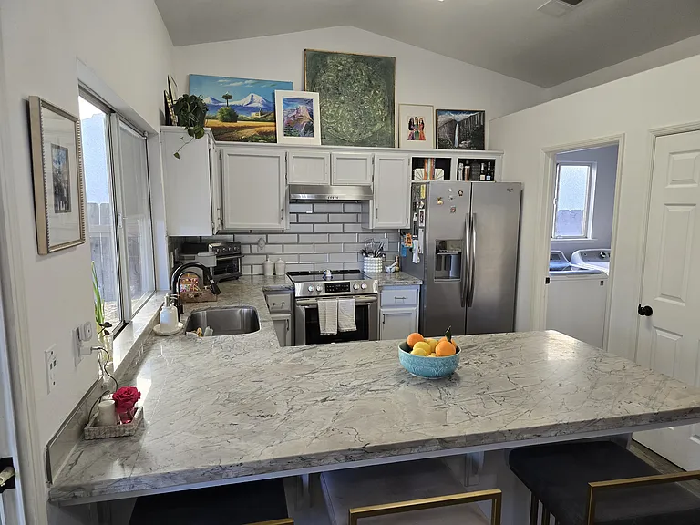 5248 W Browning Ave — Photo 3