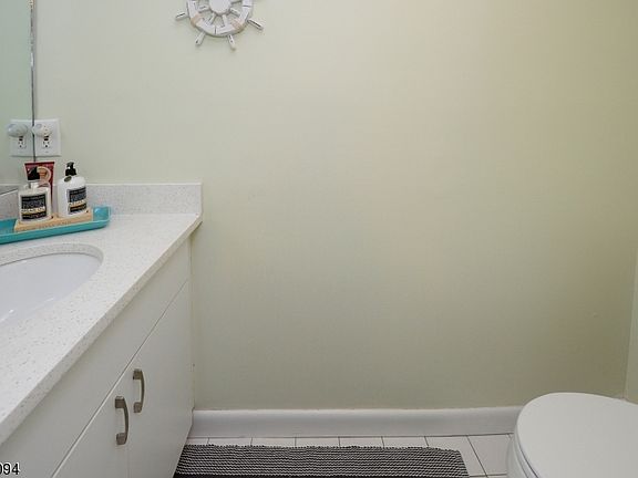 5th image of 133 Center St