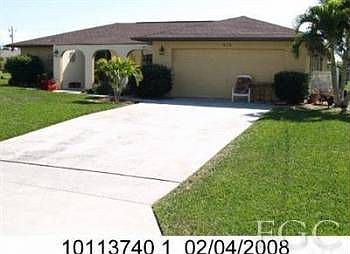 1st image of 924 SW 54th Ln