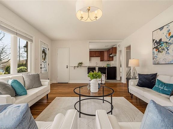 4th image of 31 Cameron Ave