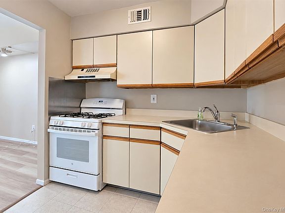 5th image of 273 Fairview Circle