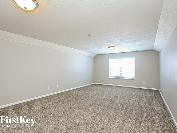 3rd image of 711 Farnham Dr