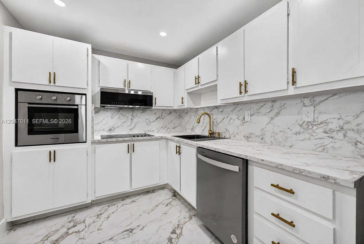 Oceanview Building B Cond — Photo 1