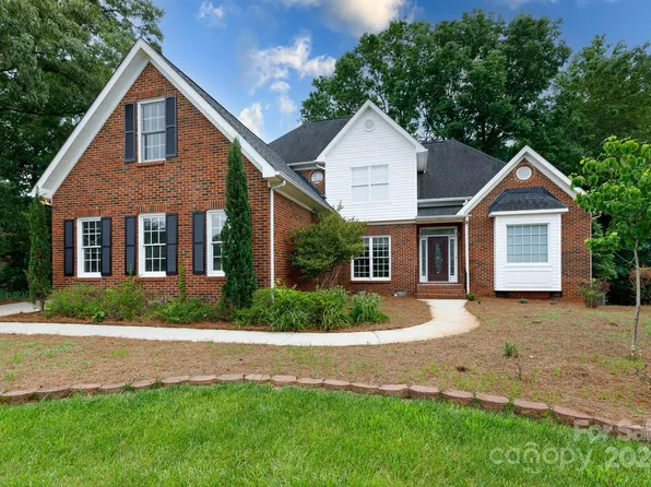 2823 Arrowwood Ln, Rock Hill, SC 29732