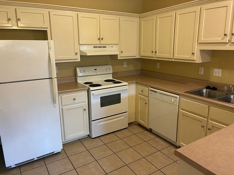97 Cypress Cir — Photo 4