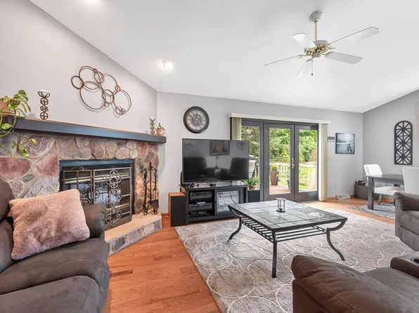 1300 Hidden Fields DRIVE, West Bend, WI 53095