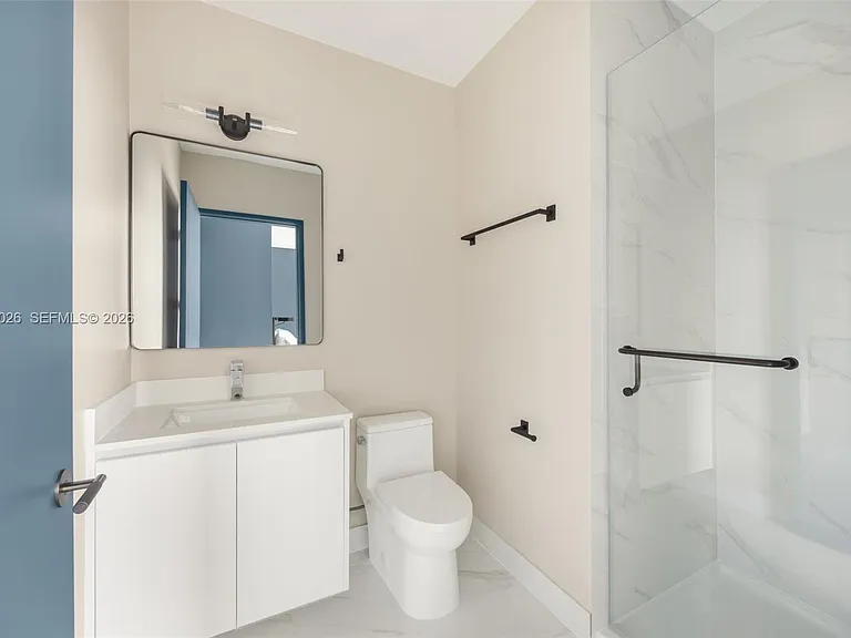 700 NE 24th St #Penthouse 5904 — Photo 20