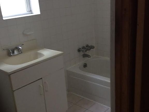 5th image of 91 Newell St APT 1R