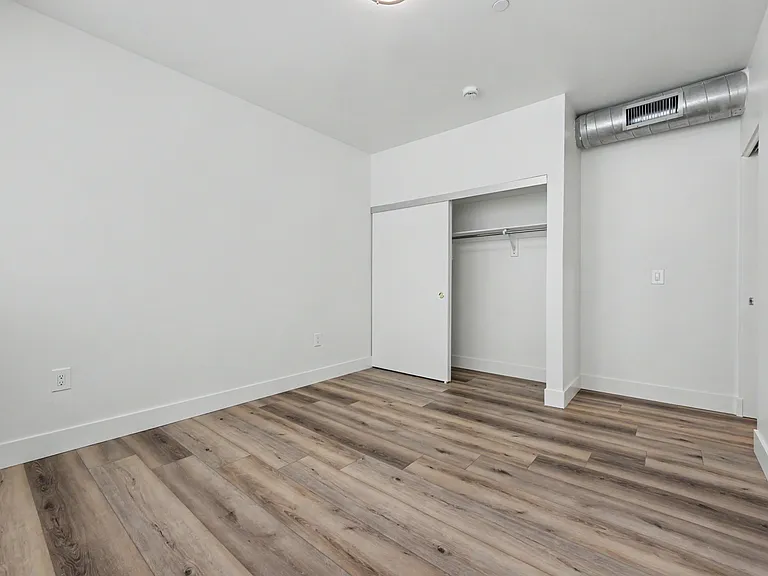 1737 Chalmers St #105E — Photo 11