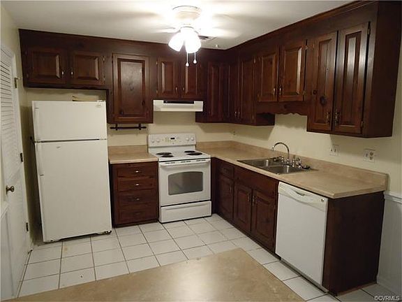 3rd image of 218 Newstead Dr