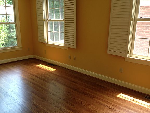 5th image of 6637 32nd St NW
