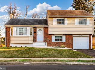 136 Gary Dr, Hamilton, NJ 08690