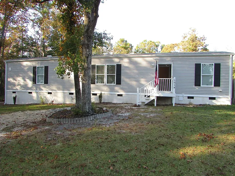 1018 Alandale Pl SE — Photo 1