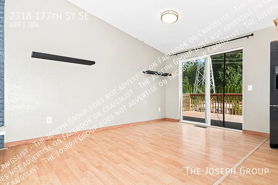 Expansive 4-Bedroom Home in Bothell! — Photo 4