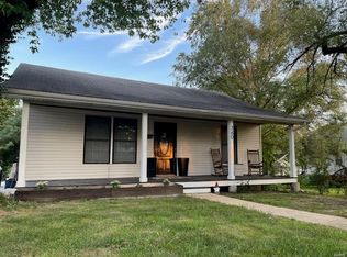 760 N Main St, Saint Clair, MO 63077