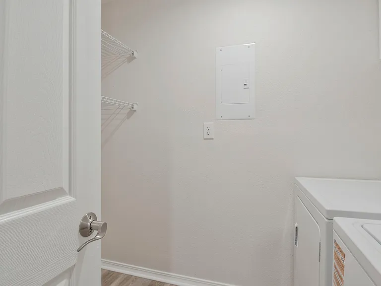 4221 Brookside Dr — Photo 33