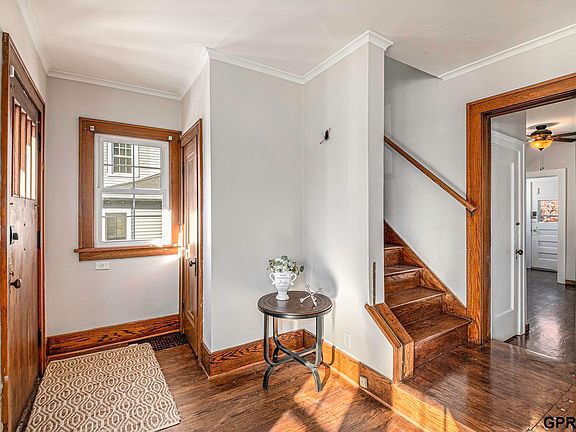 3rd image of 5612 Leavenworth St