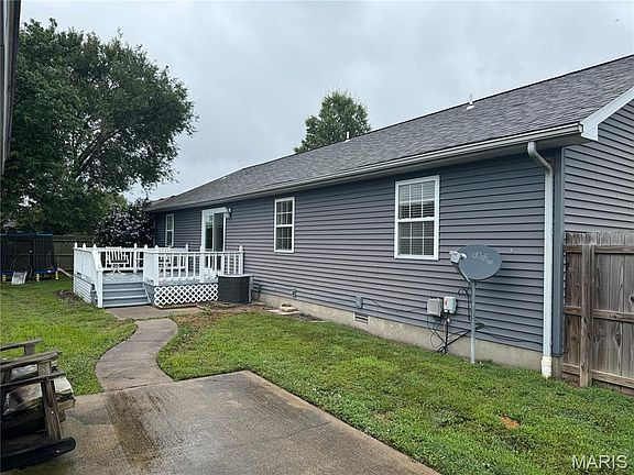 4th image of 921 Bucklin Cir