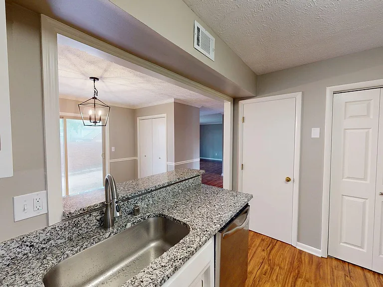 2140 Fort Harrods Dr #7 — Photo 12