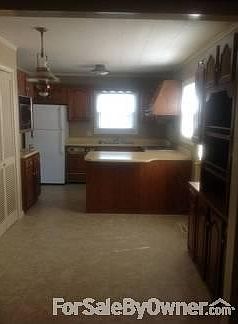 5th image of 800 W 5th St