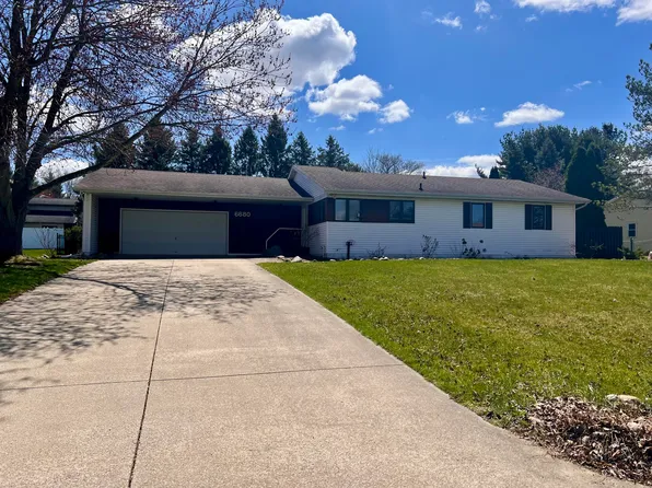 6680 Ormada Dr, Kalamazoo, MI 49048