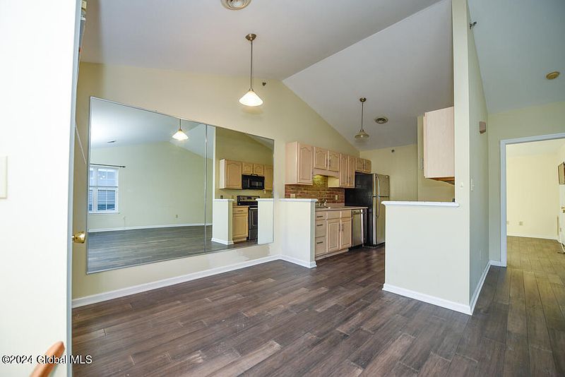5th image of 84 Elderberry Court