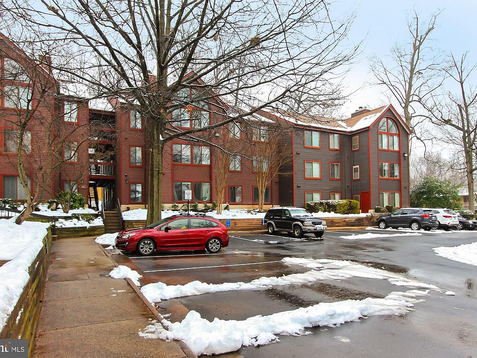 1st image of 2802 Lee Oaks Pl APT 303