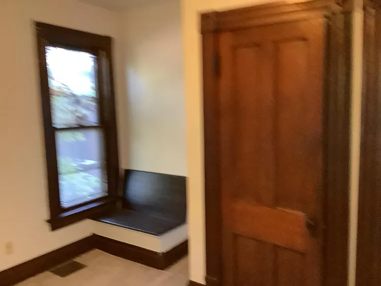 49 Clark Pl #UPSTAIRS — Photo 17