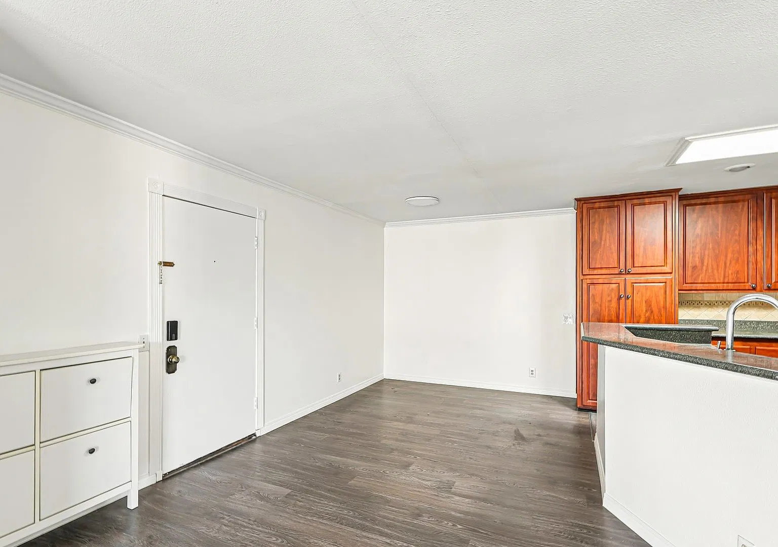 2-Bedroom Condo with In-Unit Laundry, Balcony & Community Amenities! — Photo 3